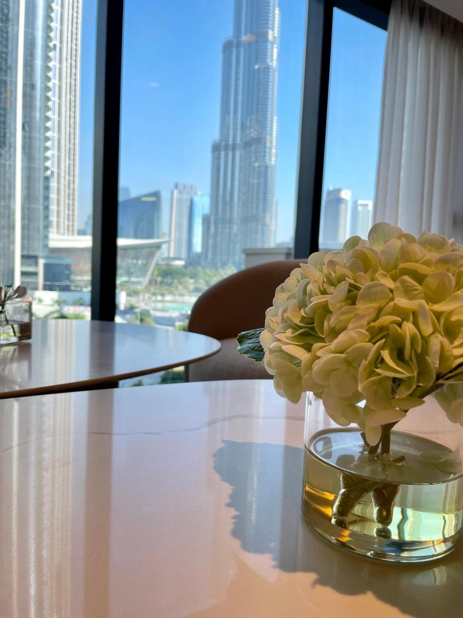 We Special - Half Off I High Floor L By Burj Khalifa & Dubai Mall I Pool L Gym Apartment *