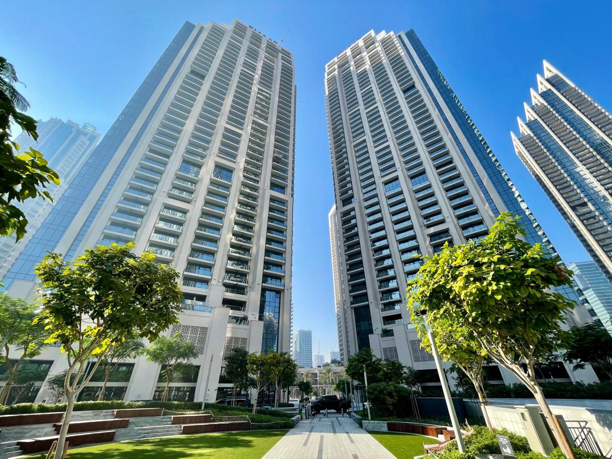We Special - Half Off I High Floor L By Burj Khalifa & Dubai Mall I Pool L Gym Apartment Dubai