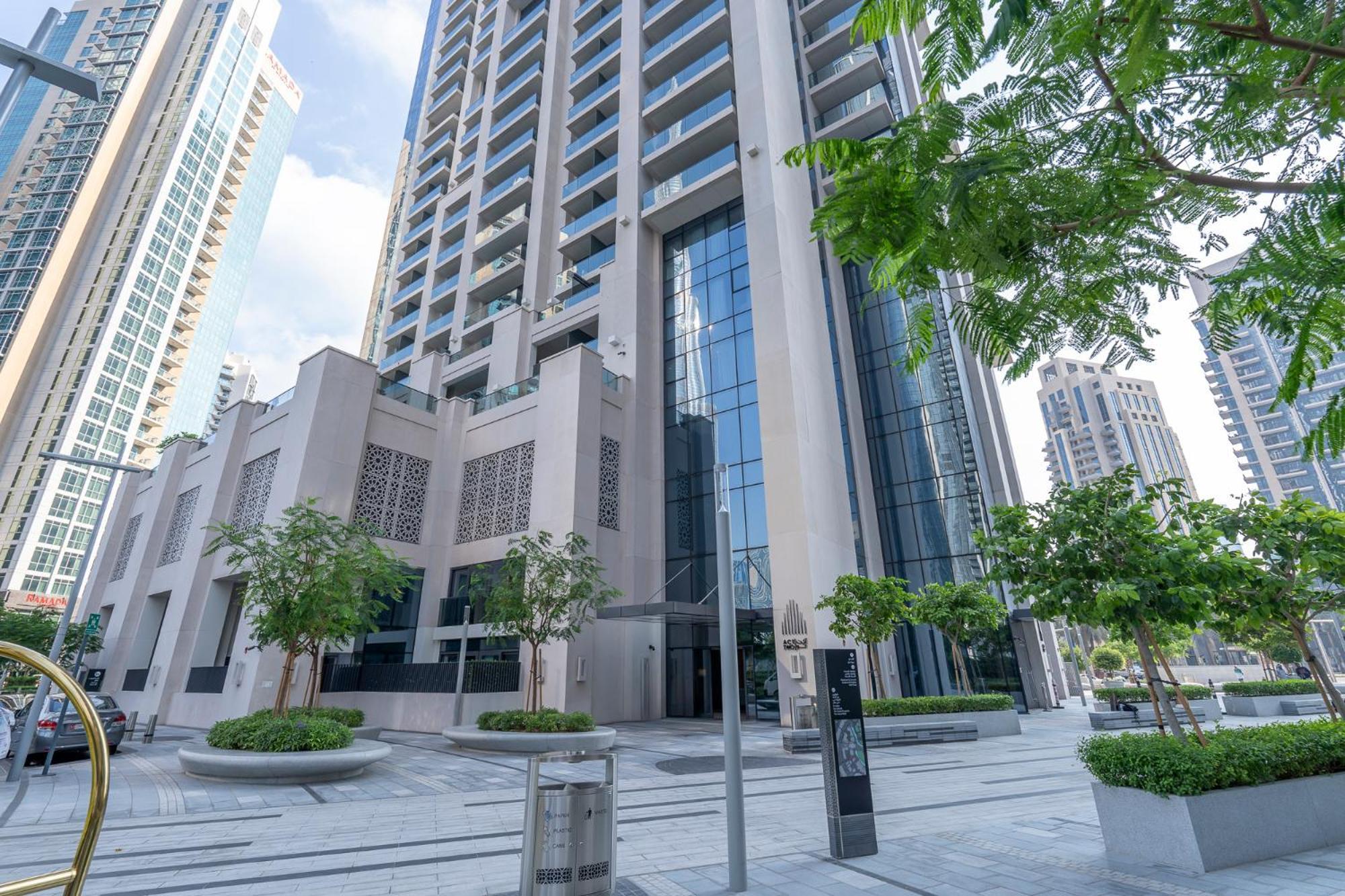 Apartment We Special - Half Off I High Floor L By Burj Khalifa & Dubai Mall I Pool L Gym *