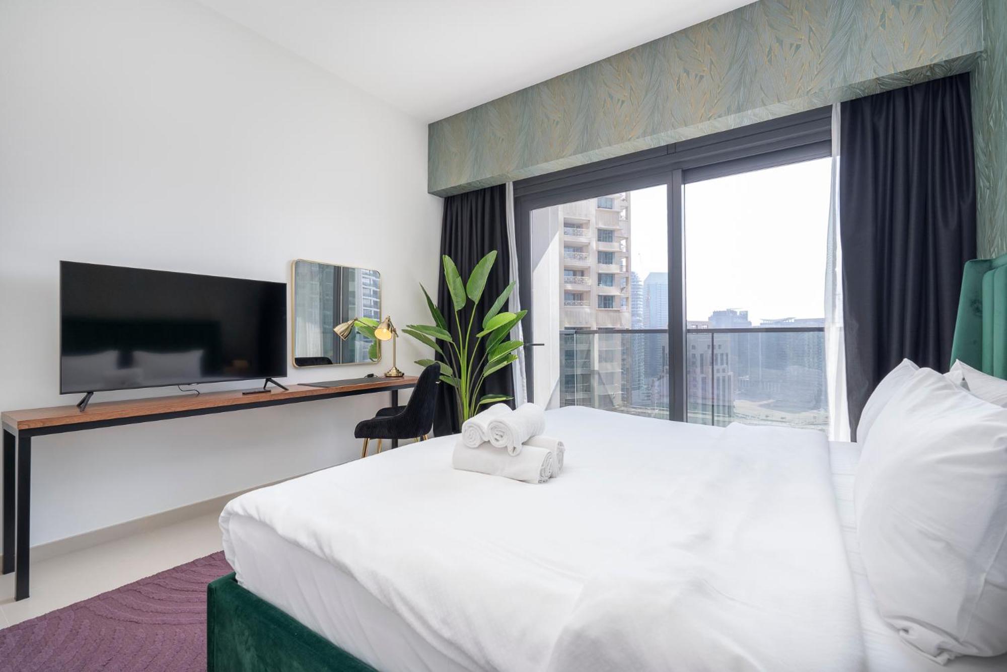Apartment We Special - Half Off I High Floor L By Burj Khalifa & Dubai Mall I Pool L Gym