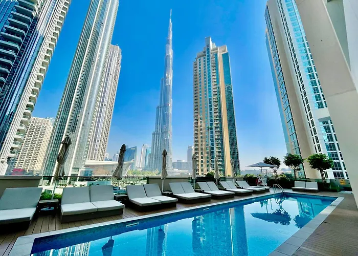 Chic Luxe 2Br I High Floor L By Burj Khalifa & Dubai Mall I Pool L Gym